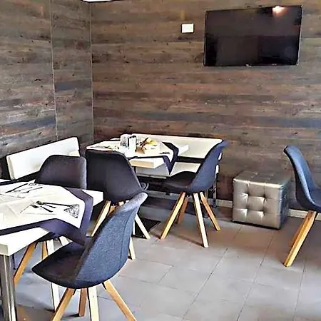 A Casa Di V-ale 3*