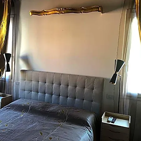 A Casa Di V-ale Hotel